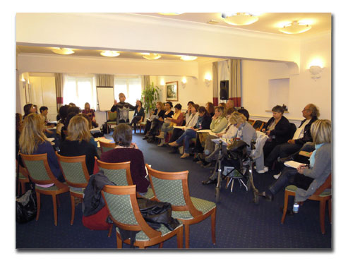ROMA 25 MARZO 2012 - PEDAGOGIA SISTEMICA <br>UN NUOVO PARADIGMA EDUCATIVO - Seminario teorico-pratico con <strong>ANGELICA OLVERA</strong>